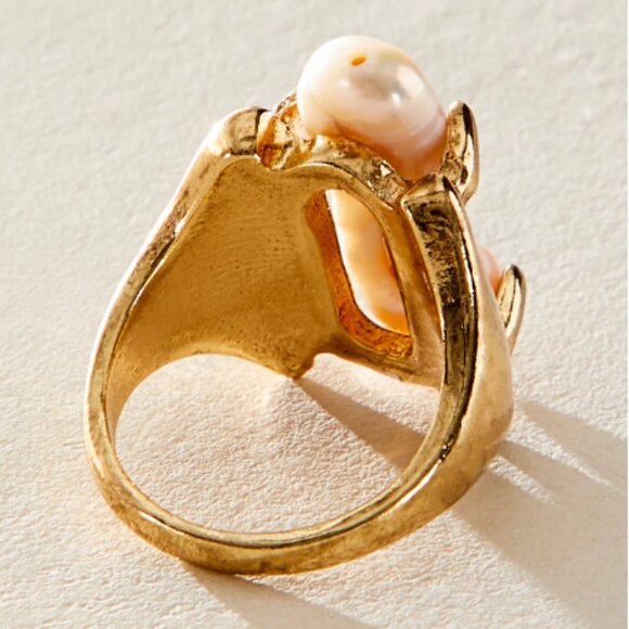 Free People Freshwater Pearl Ring Size 6 NWT - Picture 2 of 2